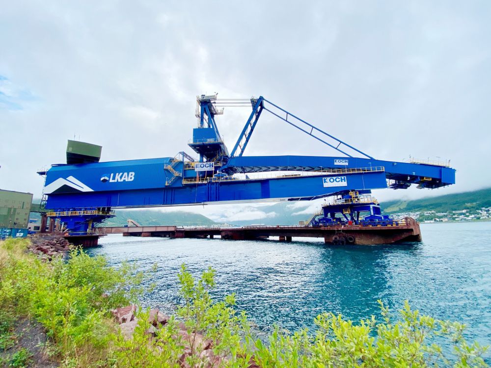 KOCH Solutions大型裝船機成功運抵客戶碼頭(圖2)