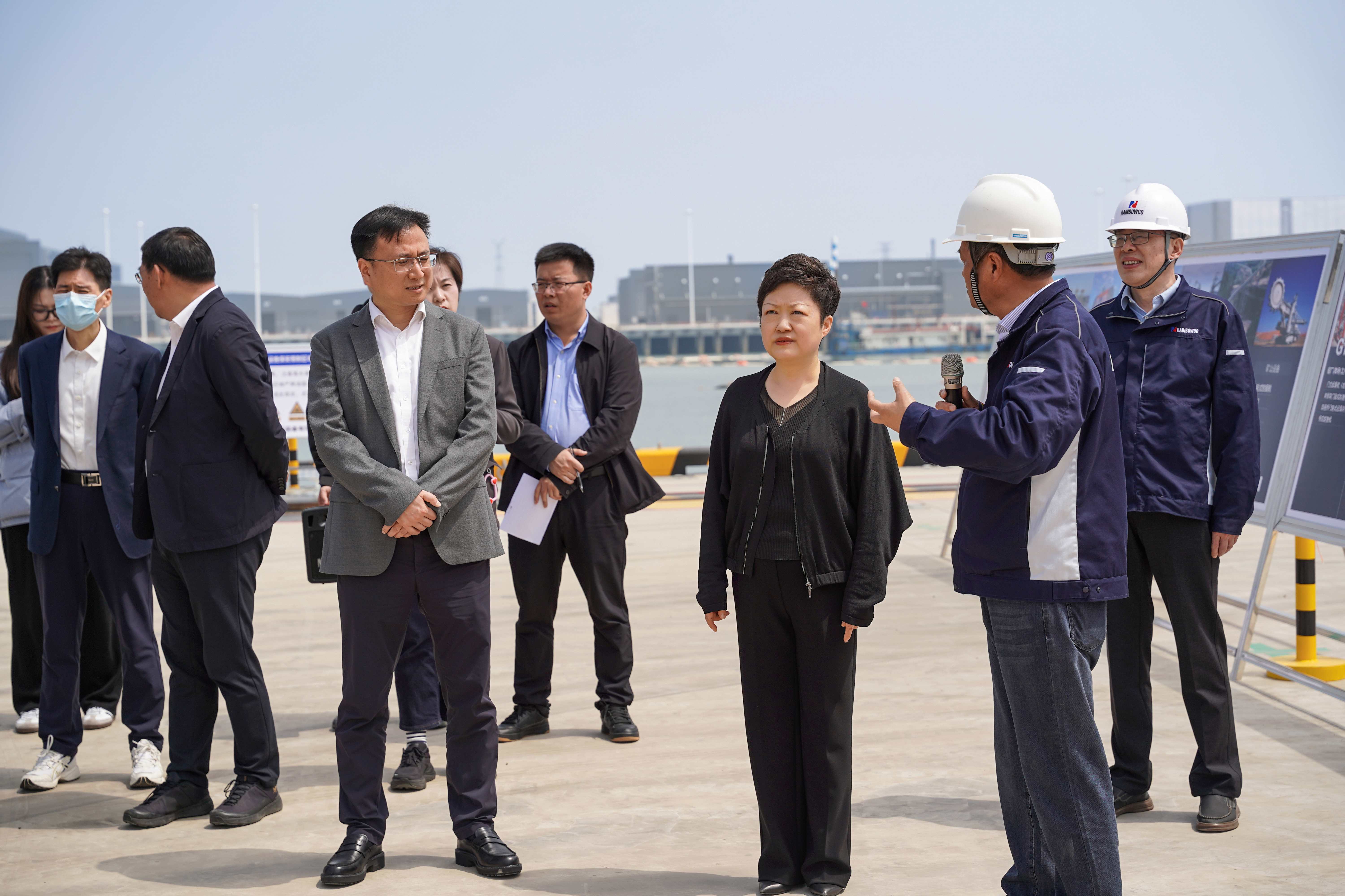 南通市委副書記、市長張彤一行調(diào)研潤邦智裝通州灣項目(圖1)